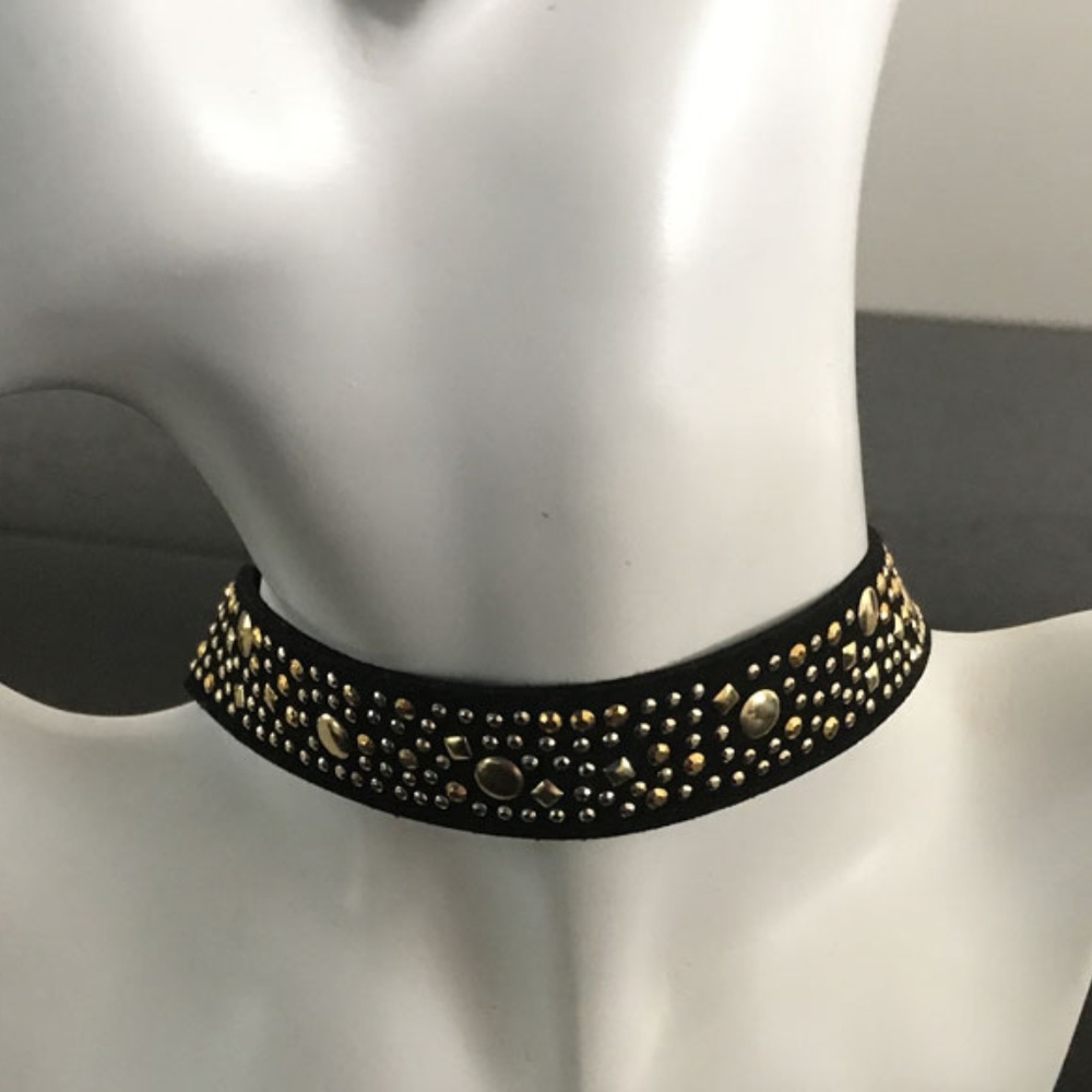 GOLD STUDDED SUEDE CHOKER